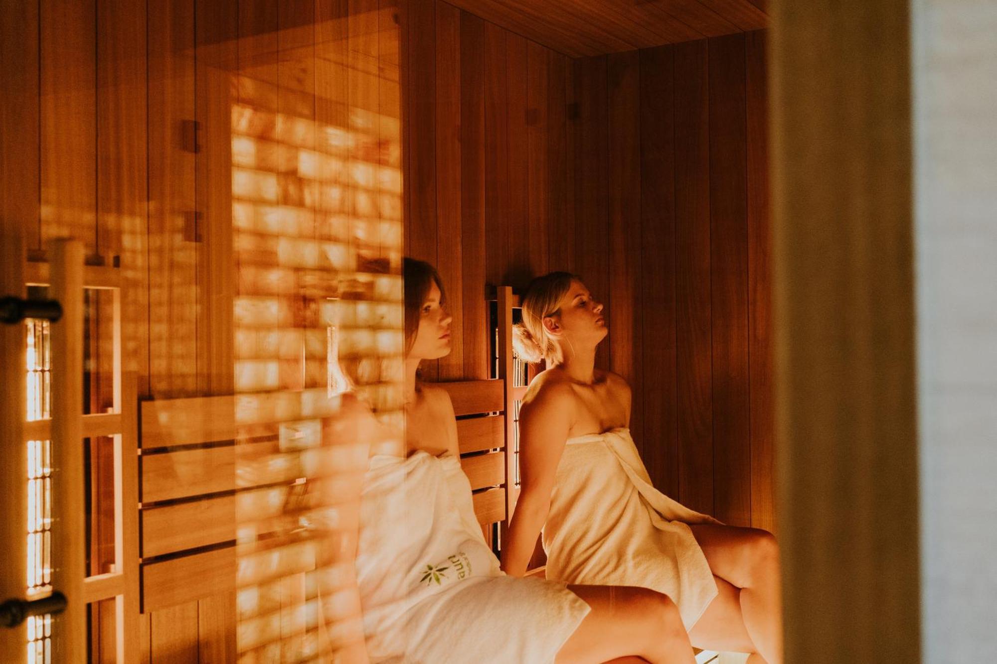 Aura Medical Spa Naleczow Luaran gambar